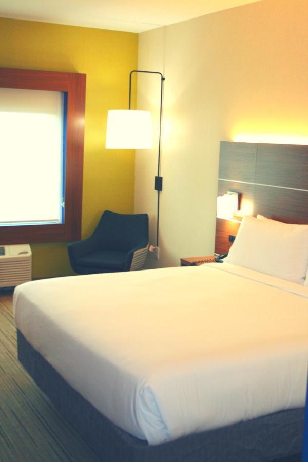 Holiday Inn Express Hotel & Suites Marina By Ihg Exterior foto